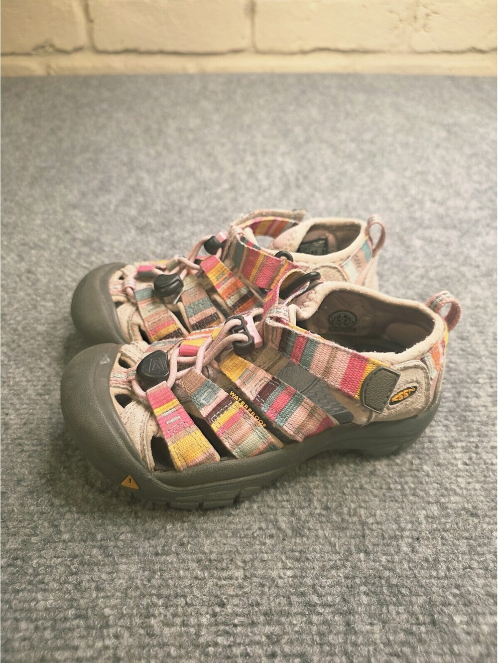 KEEN Newport H2 Kids Sandals Size 11 Pastel Rainbow Stripes Water Shoes Hiking